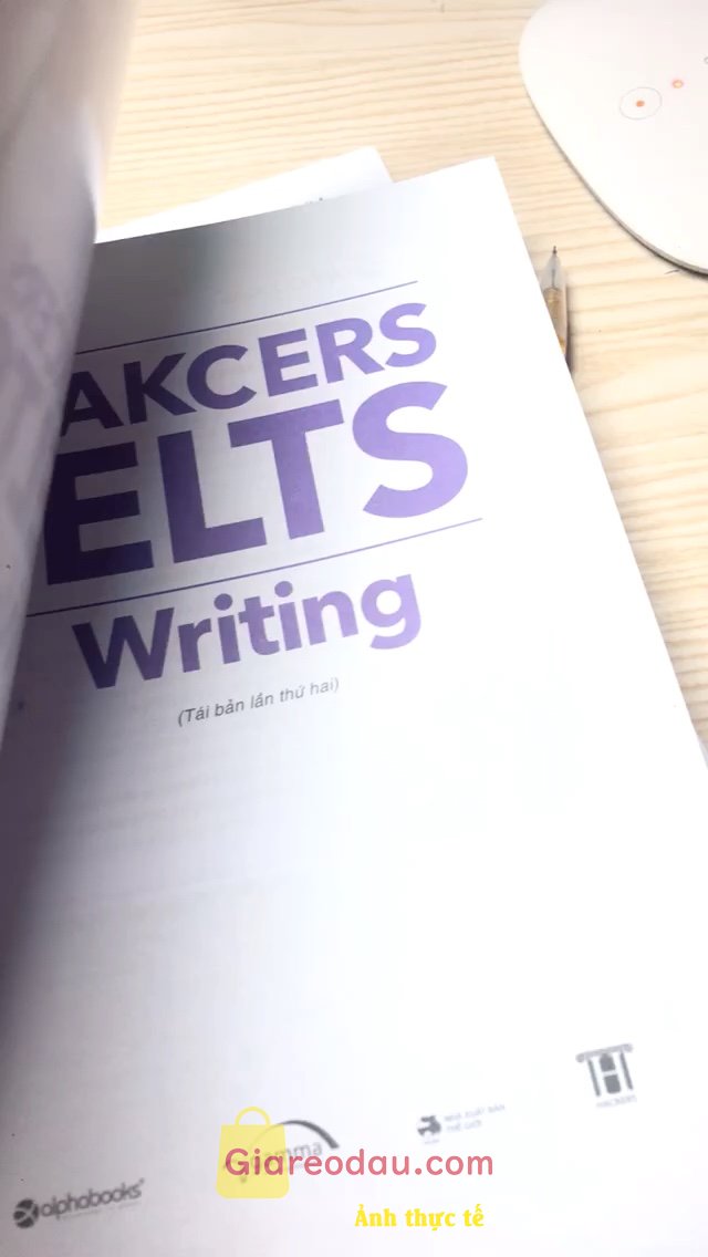 Giảm giá Sách Hackers IELTS: Writing Thanh Hà Books. Giá ổn, gói hàng quá cẩn thận, ưng cái bụng lắmmmmmmmmmmmmmm. . 