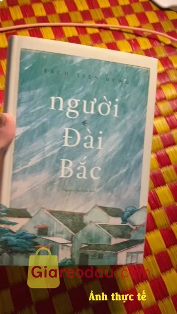 Giảm giá [Mã giảm 20%] Sách Người Đài Bắc (Bạch Tiên Dũng) (Bìa cứng). Ấn tượng đầu tiên là bìa đẹp. Một màu xanh mát. Được tặng. 