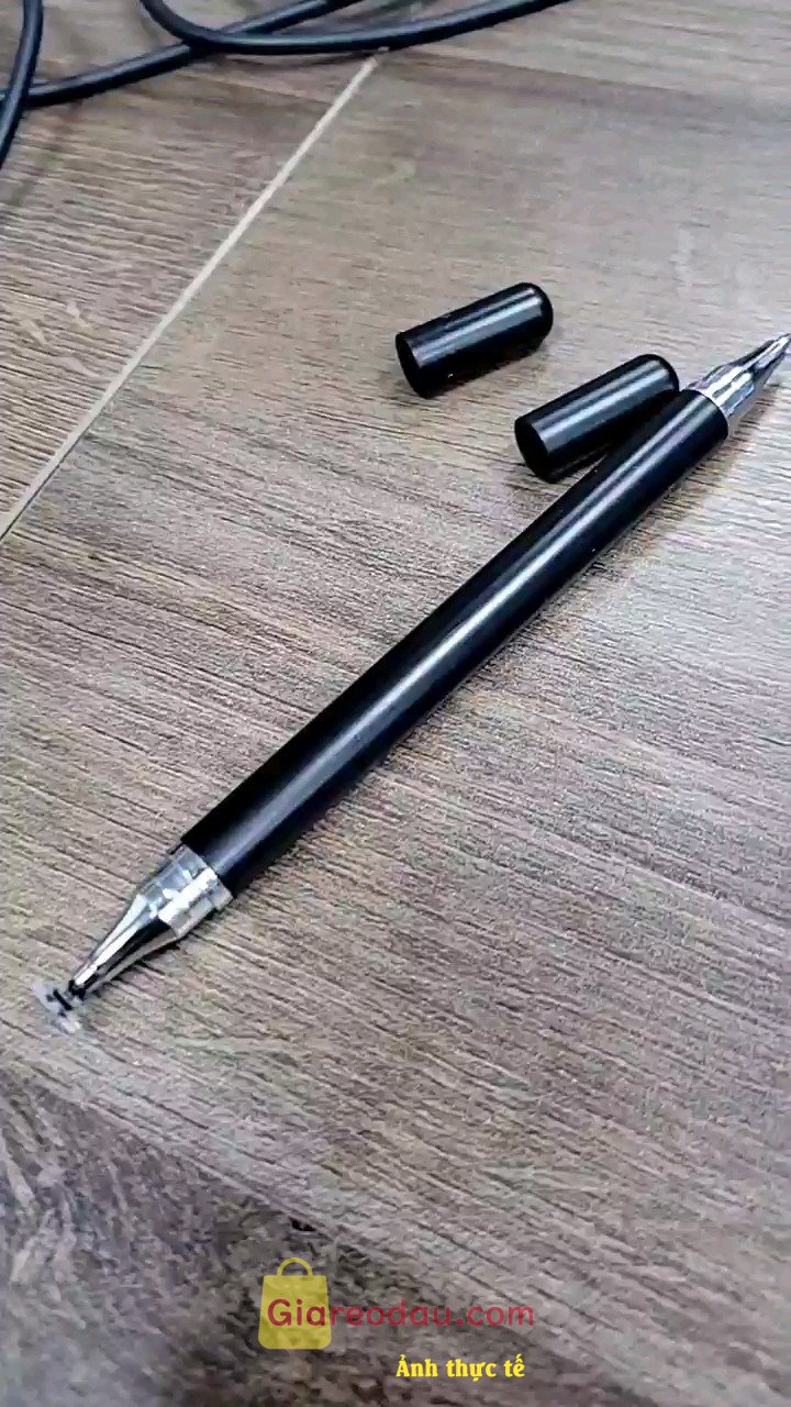 Giảm giá [Mã giảm 34%] 1 Bút Cảm Ứng 2 Trong 1 Thông Dụng Cho Điện Thoại / Máy Tính Bảng / Màn Hình Cảm Ứng android. Quà được shop tặng mà xịn sò phết.. Bút 2 đầu: 1 đầu viết mực. 