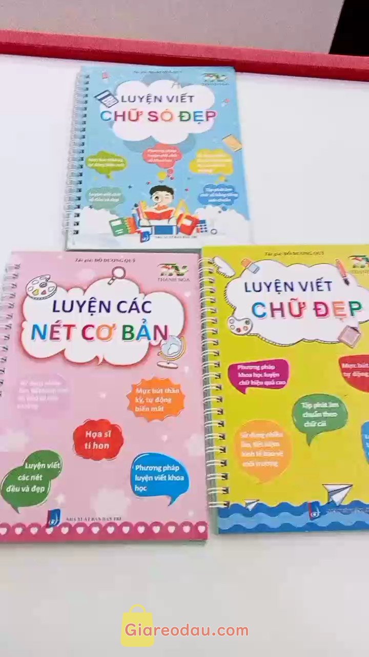 Giảm giá [Mã giảm 50%] Sách Bộ 3 Vở Tập Viết Dập Rãnh - Mực Tự Xóa Phiên Bản Chuẩn Tiếng Việt Và Ngòi Dành Cho Bé Mới Tập Viết. Rất hài lòng ạ.sách thiết kế đẹp in chữ hình nét,đa dạng ☺️lại. 