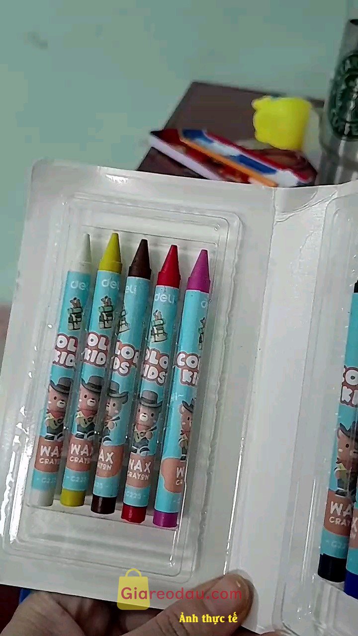 Giảm giá [Mã giảm 44%] Bút sáp màu Colorkids Deli Hộp màu sáp học sinh 10 màu - tăng kích thước bút - không độc hại - tô màu cho bé. Bút đẹp mùi thơm,tuy nhiên tô k được mịn lắm ạ,shop đóng hàng. 
