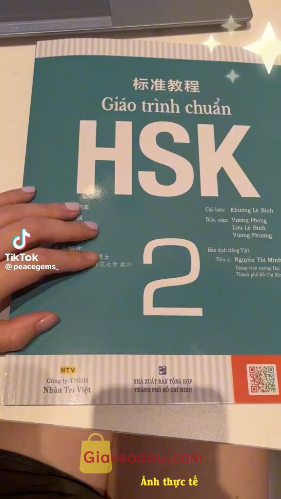 Giảm giá [Mã giảm 24%] Combo Sách Giáo Trình Chuẩn HSK 2 - Sách Bài Học Và Bài Tập (Bộ 2 Cuốn). Đúng như mô tả màu đẹp chữ rõ không bị nhèo có MP3 nghe. Sách. 