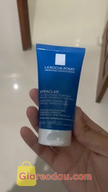 Giảm giá [Gift] Gel rửa mặt làm sạch cho da dầu nhạy cảm La Roche-Posay Effaclar 50ml. Shipper vui vẻ thân thiện nhiệt tình giao hàng nhanh . Đóng gói đẹp. 
