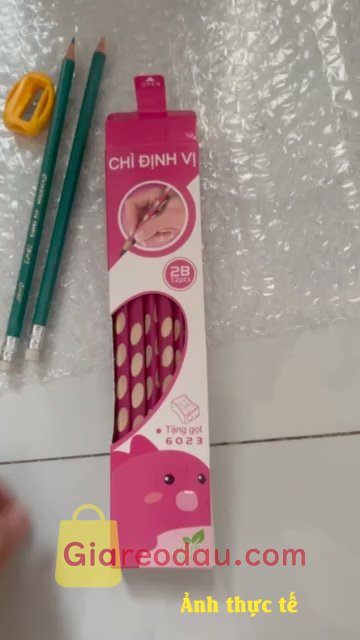 Giảm giá Hộp 12 Bút Chì Gỗ Định Vị 2B Dùng Để Luyện Viết Chữ Cho Học Sinh LD01 Việt Hà Tặng Kèm Gọt Chì. Giao hàng nhanh, đóng gói bọc cẩn thận, viết đẹp nha. Hộp viết. 