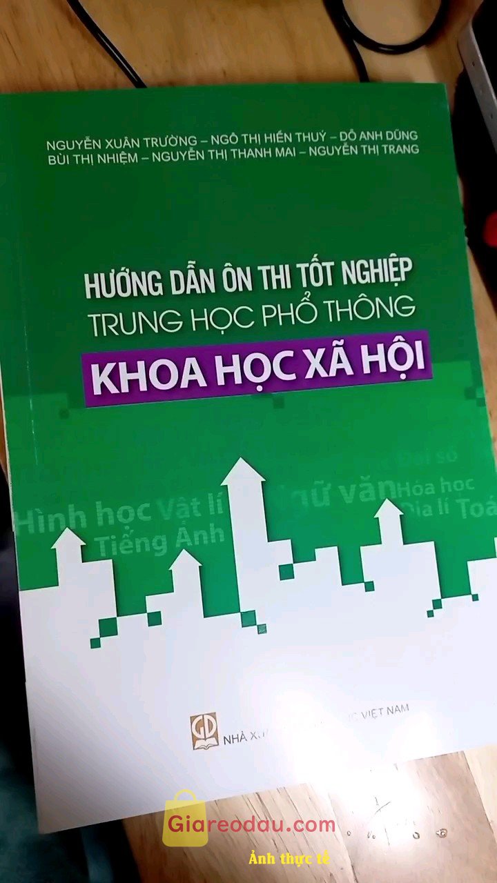 Giảm giá [Mã giảm 10%] Sách Hướng dẫn ôn thi tốt nghiệp THPT môn Toán năm 2024. phù hợp giá tiền. Quyển toán ổn hơn quyển KHTN, có tóm tắt kiến. 