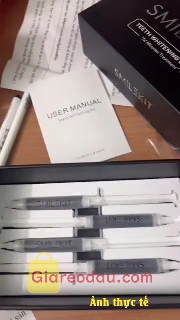 Giảm giá Máy Tẩy Trắng Răng unpublic (Với 4 Cây Bút Tẩy Trắng). Màu đen bóng, đơn giản, ok. Gói cũng cẩn thận. . Được tặng 2 cây. 