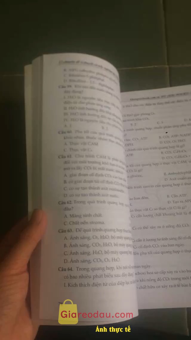Giảm giá [Mã giảm 40%] Sách 17 Chuyên Đề Lý Thuyết Và Trắc Nghiệm Thi THPT Quốc Gia Sinh Học 11. giao hàng nhanh, đóng gói kỹ càng, nếu bạn nào có ý định theo khối. 