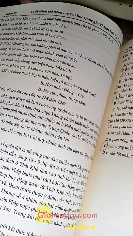 Giảm giá Sách 25 đề thi đánh giá năng lực ĐHQG TP.HCM 2024 | VnBook. Sách chi tiết, có đáp án bài giảng video đầy đủ, ai muốn ôn thì. 