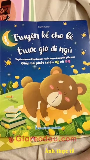 Giảm giá [Mã giảm 13%] Sách 365 Truyện Kể Cho Bé Trước Giờ Đi Ngủ Tuyển Chọn Những Truyện Ngắn Hay Và Ý Nghĩa Giúp Bé Phát Triển IQ Và. Sách đẹp lắm nha các bạn, shop đóng gói kỹ, có cả chống shock. 