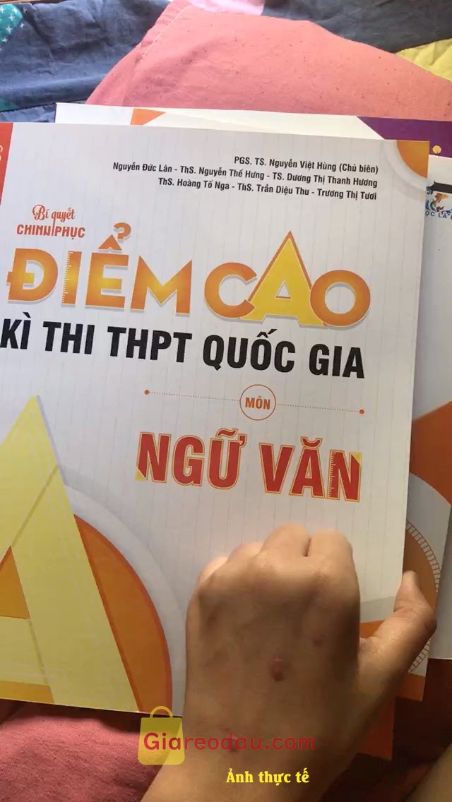 Giảm giá [Mã giảm 30%] Sách-Bí quyết chinh phục điểm cao kì thi THPT Quốc gia môn Ngữ văn. Tình hình dịch ntn nhưng giao hàng vẫn rất là nhanh. Sách đẹp nhất. 