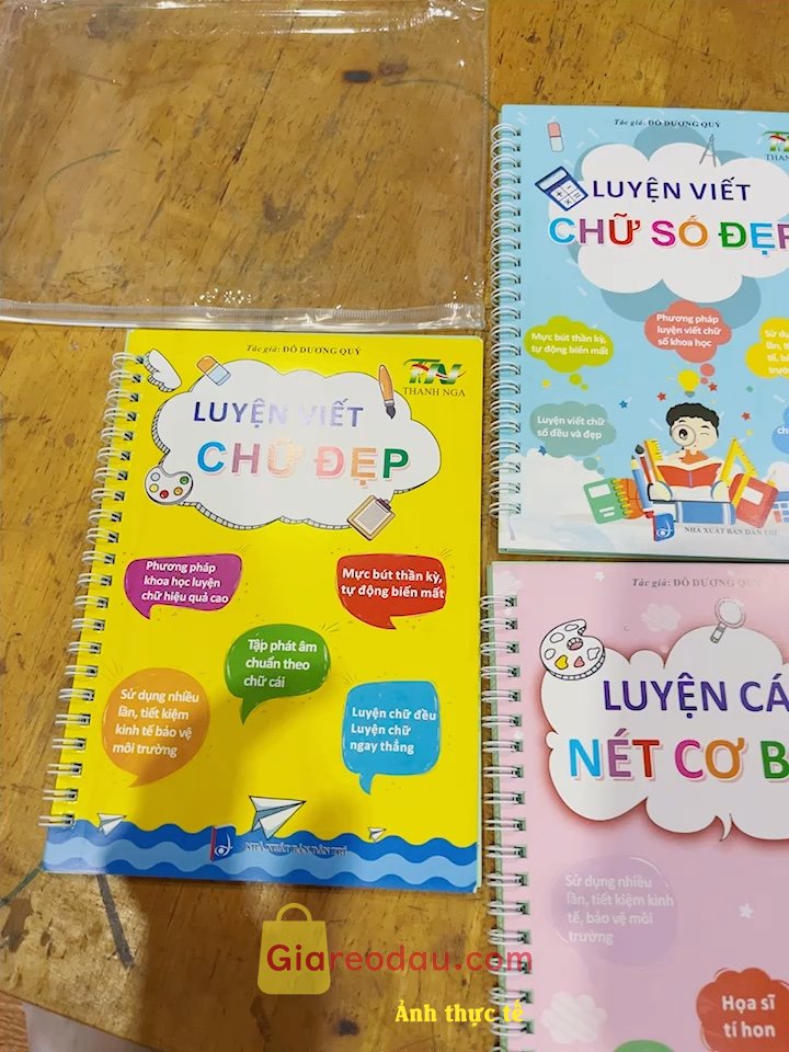 Giảm giá [Mã giảm 42%] Sách Bộ 3 Quyển Luyện Viết Thần Kỳ Tự Xóa Chữ Đẹp Số Đẹp Nét Cơ Bản Phiên Bản Chuẩn Tiếng Việt Và Ngòi. Đẹp nha, màu sắc vui tươi bé rất là thích luôn ạ, giao siêu nhanh. 