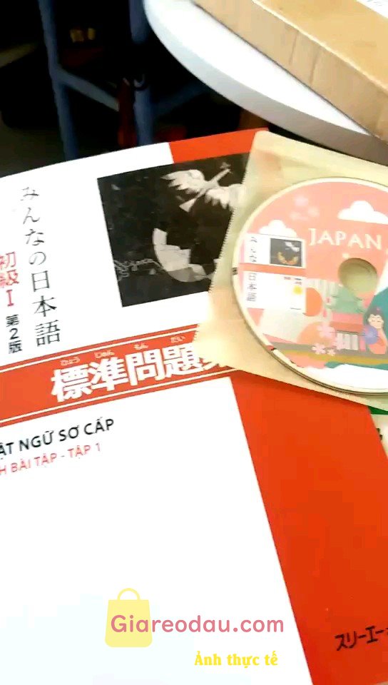 Giảm giá [Mã giảm 36%] Sách Combo Minna No Nihongo Sơ Cấp 1 Bản Mới Dành Cho Trình Độ N5 (Bộ 3 Cuốn Cơ Bản In Màu). Đóng gói kĩ càng, sách mới, có tặng kèm đĩa CD nửa. Trời ơi. Quá. 