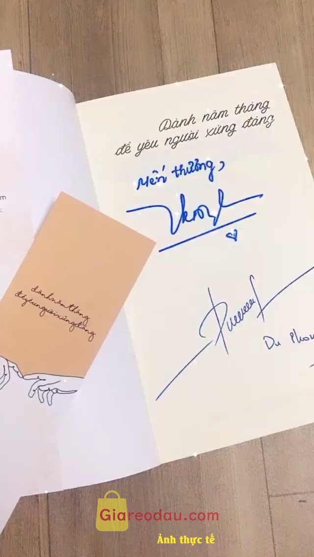 Giảm giá [Mã giảm 30%] Sách Dành năm tháng để yêu người xứng đáng Carobooks. Giao siêu nhanh luôn mọi người ơi. Sáng đặt chiều có. Mà còn giá. 