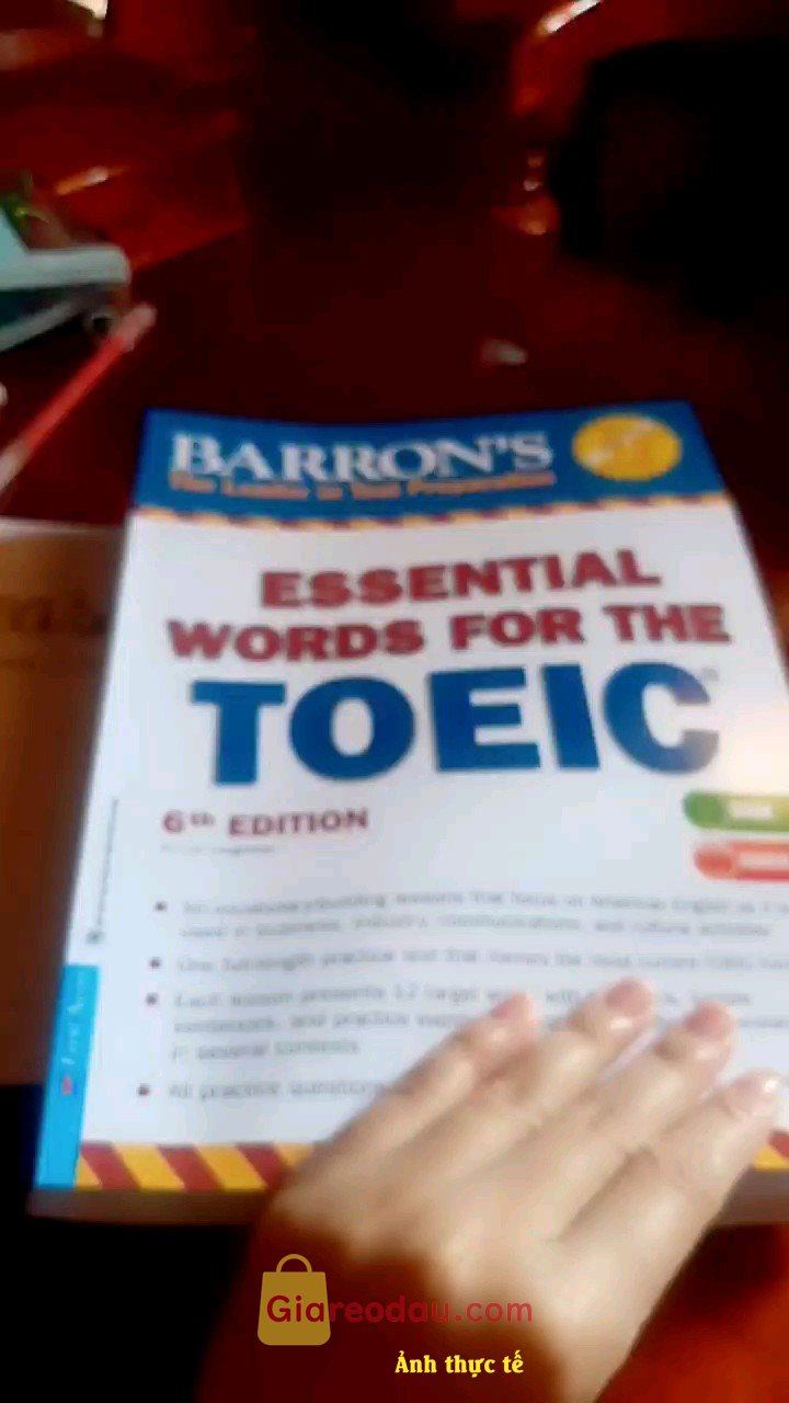 Giảm giá [Mã giảm 21%] Sách Essential Words For The Toeic 6th (Tái Bản 2019). Sách đẹp, đóng gói ok, không gây ảnh hưởng tới sách. Trong sách. 