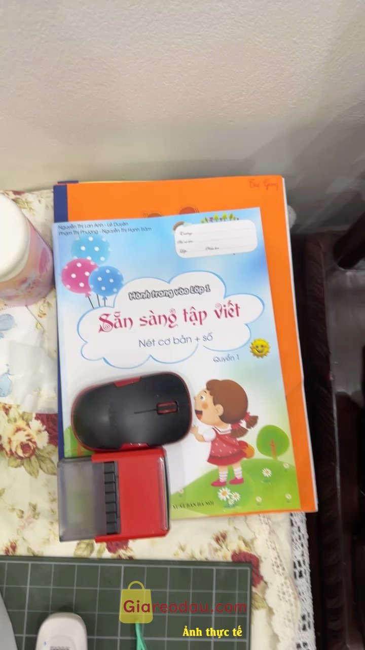 Giảm giá [Mã giảm 25%] Sách Hành trang vào lớp 1 Sẵn sàng tập viết: Quyển 1: Nét cơ bản + số - Quyển 2: Chữ thường - Chữ ghép. Sản phẩm đẹp. Chắc chắn. Ship nhanh. Tặng shop 5 sao nhé! Chắc chắn. 