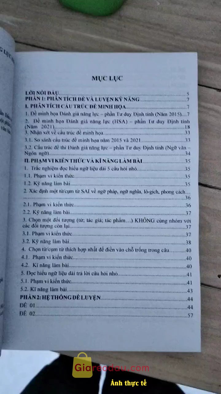 Giảm giá [Mã giảm 10%] Sách Hướng dẫn luyện đề Ôn thi đánh giá năng lực HSA: Tư duy định tính. Về quyển sách thì mình đọc mục lục thấy các phần phân chia khá. 
