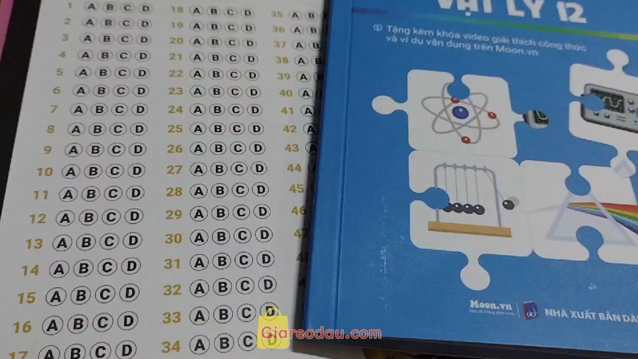 Giảm giá [Mã giảm 32%] SÁCH ID: Sổ tay Kiến thức trọng tâm VẬT LÝ 12. Sách đẹp cực, in rõ nét, nhiều công thức. Mình mua có một quyển. 