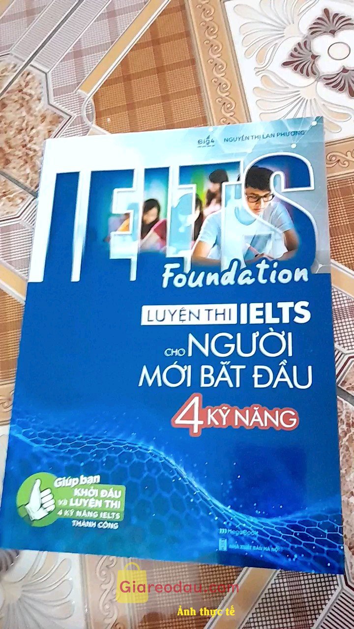 Giảm giá [Mã giảm 28%] Sách IELTS Foundation Cẩm Nang Tự Học IELTS Ai Cũng Cần MEGAENG9256. Sách rất oke nhé, đóng gói kỹ quá làm suýt thì cào rách sách;-; sách. 