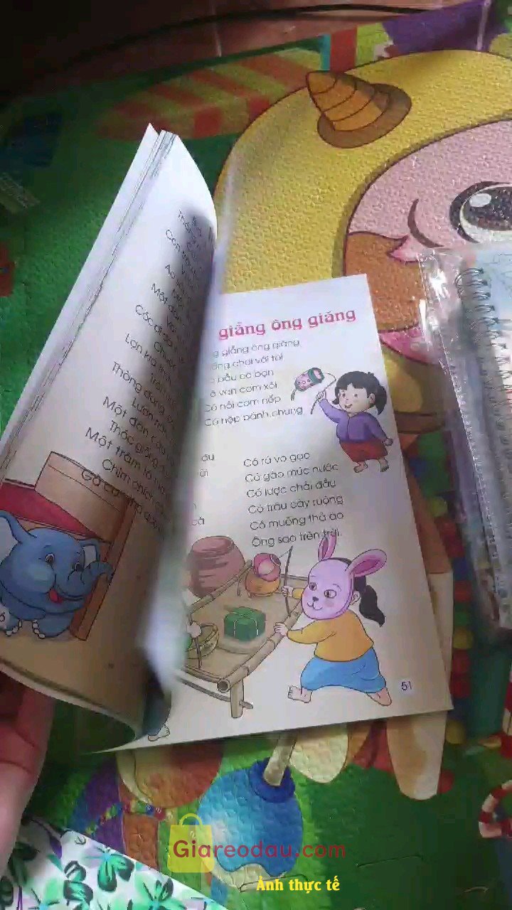 Giảm giá [Mã giảm 47%] Sách Những bài đồng dao cho bé (Minh họa bằng tranh theo chủ đề Dành cho bé tập nói - tập đọc). . 