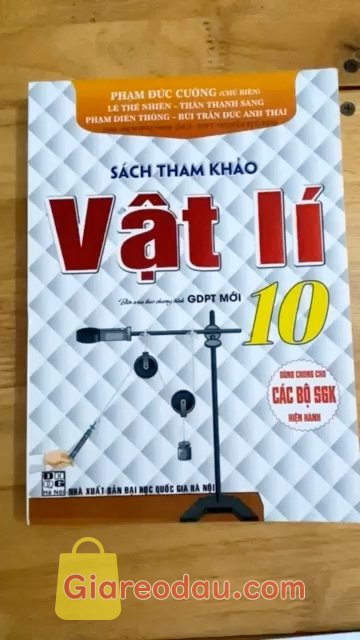 Giảm giá [Mã giảm 35%] Sách sách tham khảo vật lí lớp 10. - Sách được in màu sắc đẹp.. - Nội dung hay, trình bày rất chi tiết,. 