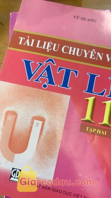 Giảm giá Sách Tài Liệu Chuyên Vật Lí 11 Tập 2. Giao hàng nhanh. Đóng gói cẩn thận, chắc chắn. Bìa sách hơi cũ :(.. 