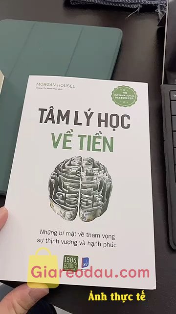 Giảm giá [Mã giảm 27%] Sách Tâm Lý Học Về Tiền. Sách đọc rất thú vị, sáng ngồi cafe tầm 2 giờ là đọc xong rồi!. 