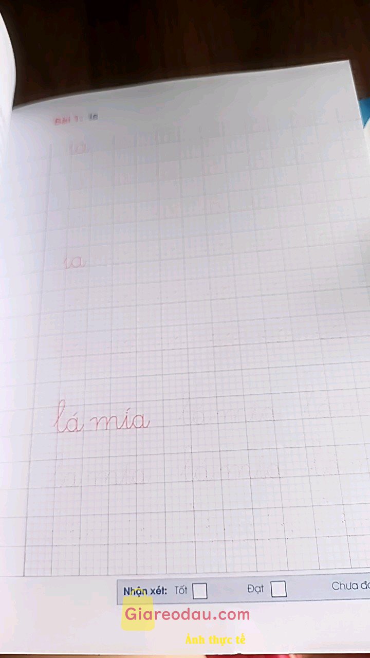 Giảm giá [Mã giảm 13%] Sách Tập Tô Viết Vần Ghép Vần Giúp Bé Tự Tin Vào Lớp 1. Giấy dày, mua cho con tập viết để vào lớp 1, thấy cô bày mua vở. 