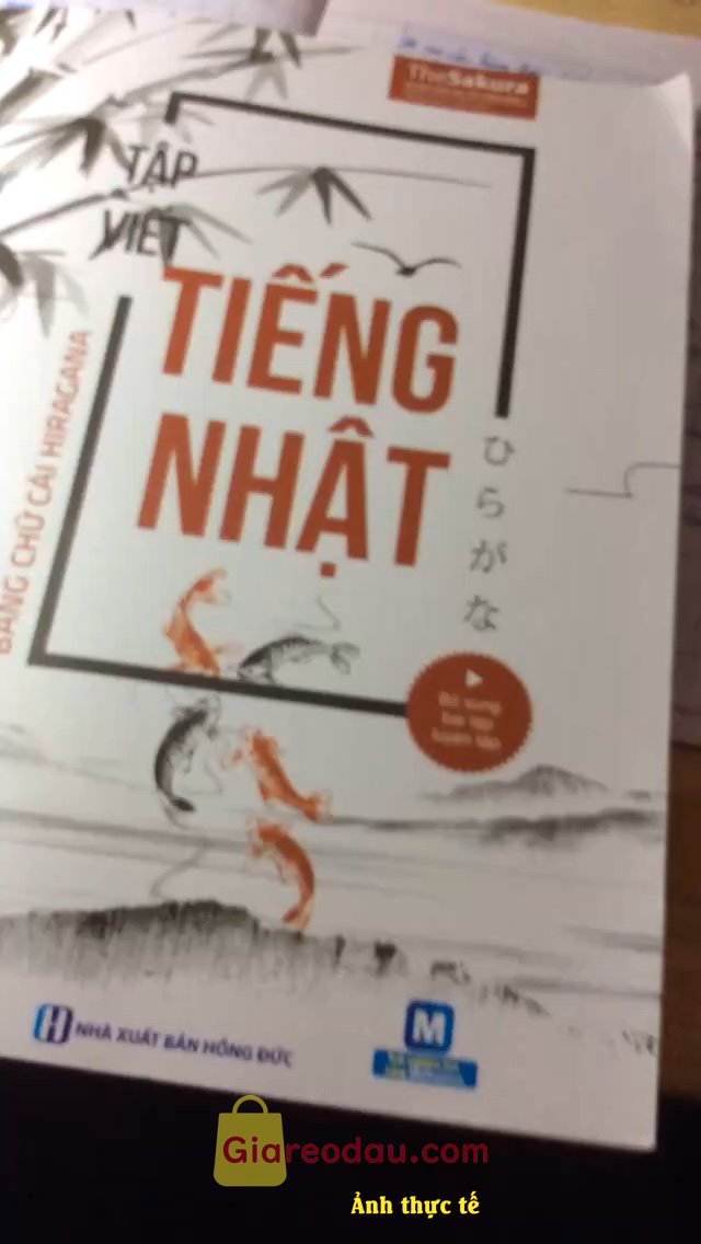 Giảm giá [Mã giảm 28%] Sách Tập Viết Tiếng Nhật Bảng Chữ Cái Hiragana Cho Người Tự Học. Sách đẹp, trang sách dày, màu cx đẹp lắm nha, sách ghi khá là cụ. 