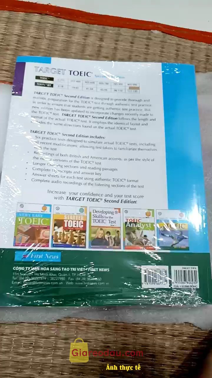Giảm giá [Mã giảm 17%] Sách Target Toeic (Second Edition). Sách bọc ở mức tương đối ổn, còn hộp đóng gói chưa cẩn thận. 
