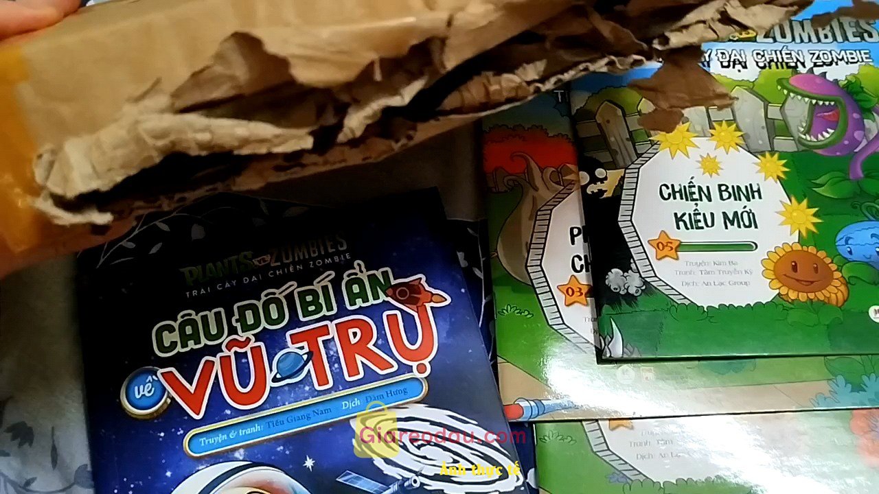 Giảm giá [Mã giảm 33%] Sách Trái Cây Đại Chiến Zombies Tập 5: Chiến Binh Kiểu Mới. Sách giao đúng, đủ, nhanh. Sách đẹp. Nhưng hộp hàng khi giao bị rạch. 