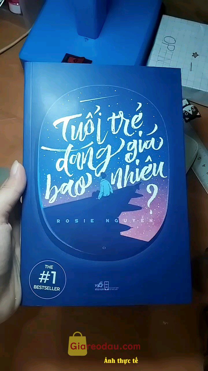 Giảm giá [Mã giảm 21%] Sách Tuổi trẻ đáng giá bao nhiêu (TB 2021) (Nhã Nam HCM). Nghe sách này nhìu rùi và rất hay nên h có hội đọc thử. Sách đóng. 