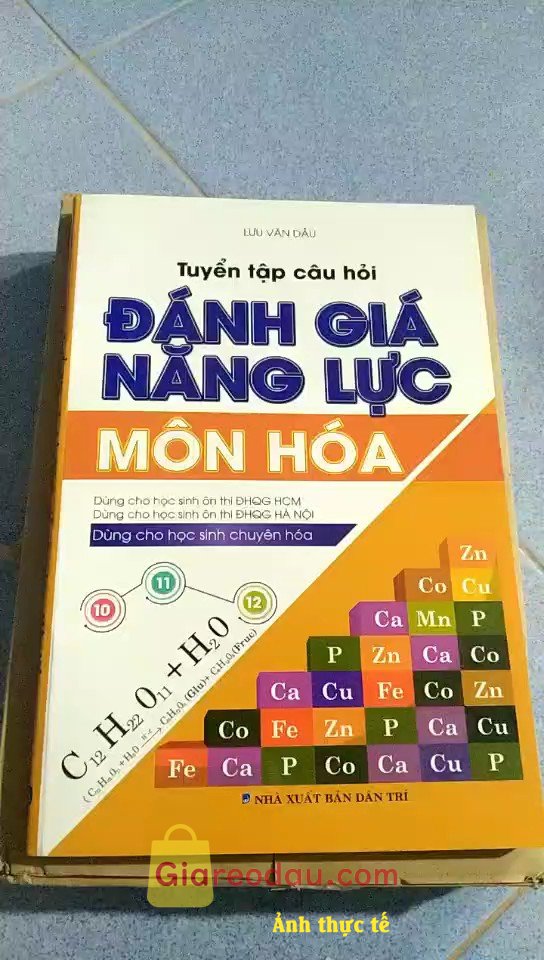 Giảm giá [Mã giảm 39%] Sách Tuyển tập câu hỏi ĐÁNH GIÁ NĂNG LỰC MÔN HÓA. Sách thầy Dầu viết hay, dễ hiểu, tâm huyết. Shop giao hàng nhanh,. 