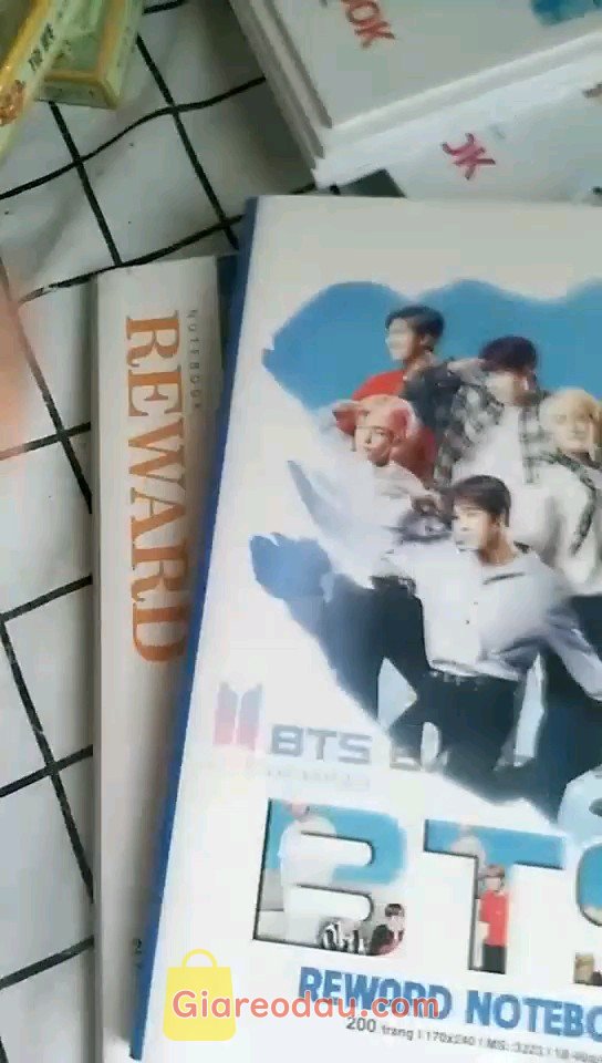 Giảm giá Sỉ 10 QUYỂN VỞ THẾP 200 TRANG KẺ NGANG HẢI TIẾN CAO CẤP.CHỐNG LOÉ MẮT CHỐNG NHOÈ. Sản phẩm ổn áp trong tầm giá như vậy, không thể đòi hỏi được. 