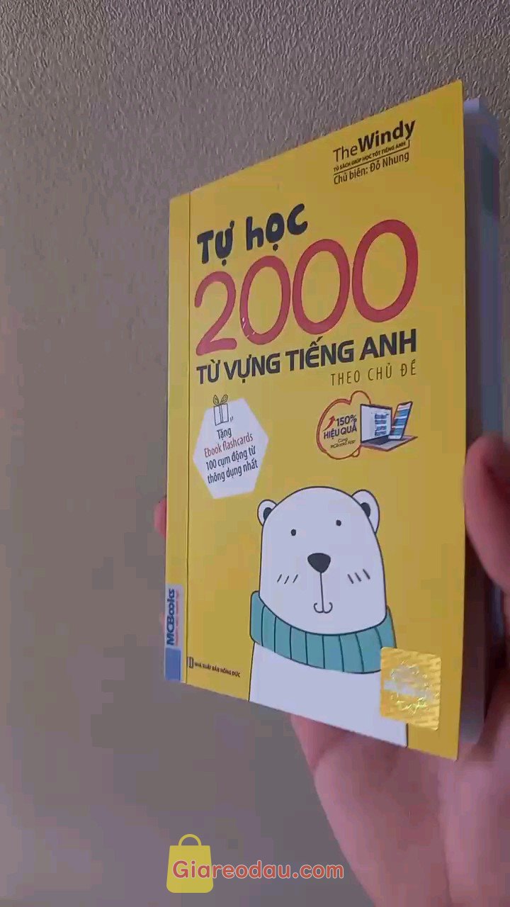 Giảm giá Sách Tự Học 2000 Từ Vựng Tiếng Anh Theo Chủ Đề Phiên Bản Khổ Nhỏ Dành Cho Người Học Căn Bản Học Kèm App Online. Giấy khá đẹp nhỏ gọn dễ đem theo mỗi chủ đề được chia theo. 